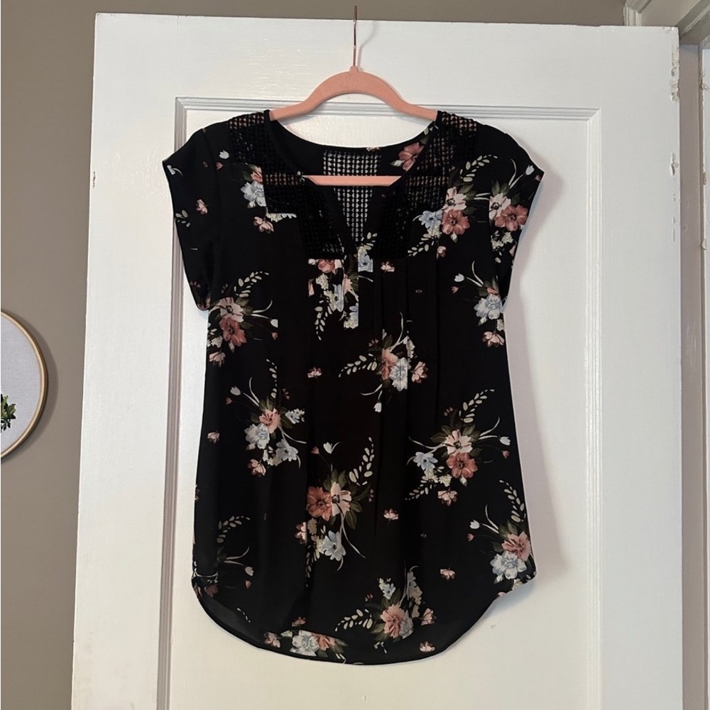 NWT Daniel Rainn Estefany Lace Detail Split Neck Blouse